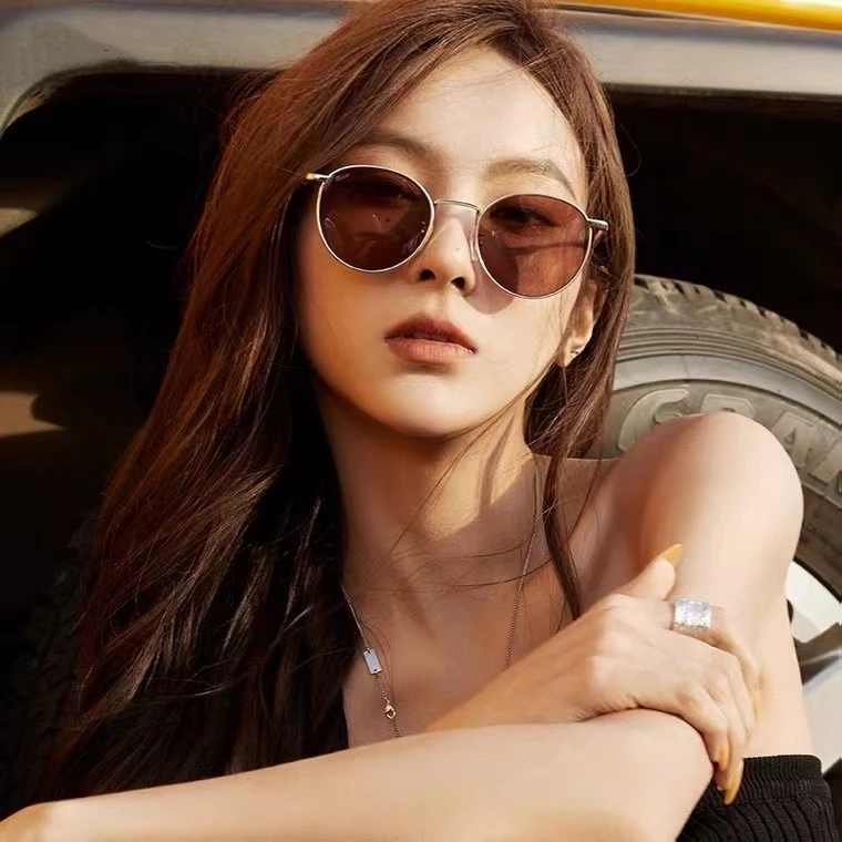 5 Inspirasi Outfit Ngopi Bareng Bestie