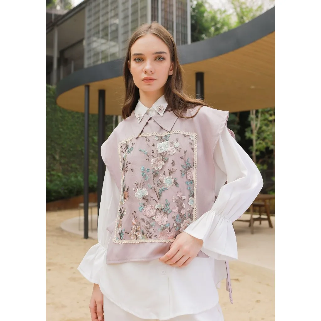 5 Inspirasi Outfit Ngantor Modern dan Elegan di 2025